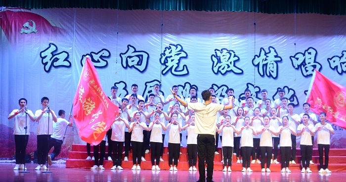 班级文化节决赛现场（海职青年记者团 黄炳蔚摄影）.jpg