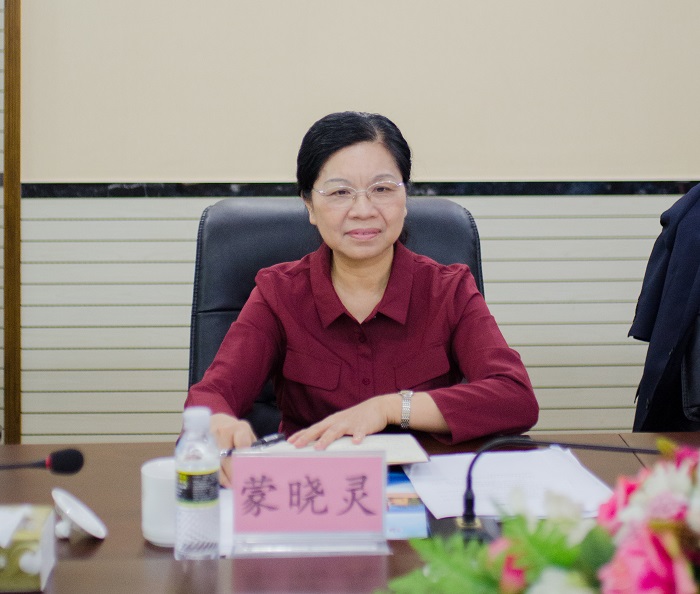 蒙晓灵高度评价我校取得的发展建设成就（图书馆 梁平摄影）.jpg