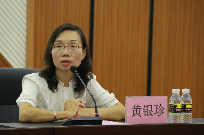 黄银珍在开班仪式上讲话（海职青年记者团 许家波摄影）.jpg